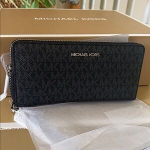 Michael Kors Wallets Brand New Authentic 8.5x4